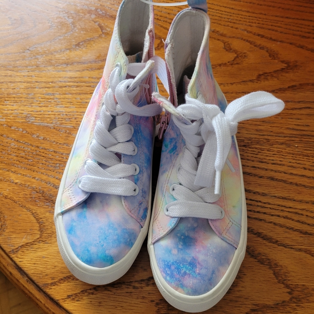 Girls Tie Dye Shoes Size 13 NWOT